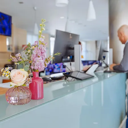 Hotel Daniya 3*